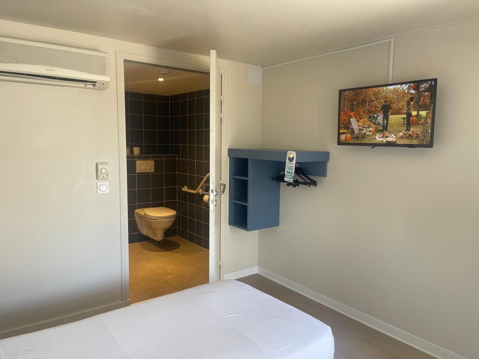 Kyriad Direct Montpellier St Jean De Vedas - La Peyriere Saint-Jean-de-Védas Екстериор снимка